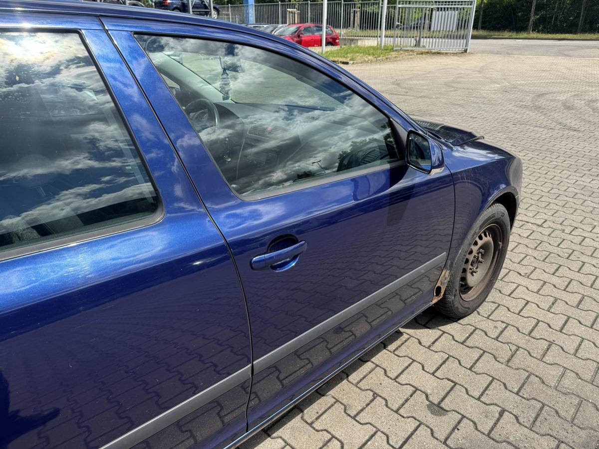 Skoda Octavia 2 1Z original T&uuml;r vorn rechts LF5Q Stormblau Metallic Rohbau Bj.2008